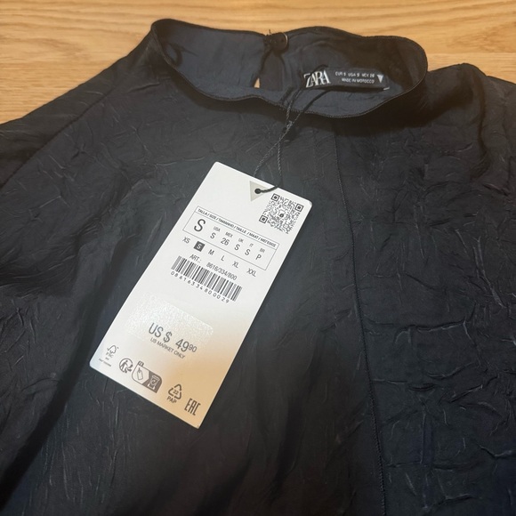 Zara WRINKLED SATIN EFFECT MINI DRESS Small NWT - Picture 4 of 6